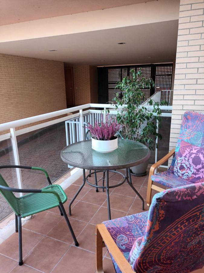 Apartamento 1 bajo con 2 Terrazas piscina y jardin Deltebre Habitación foto