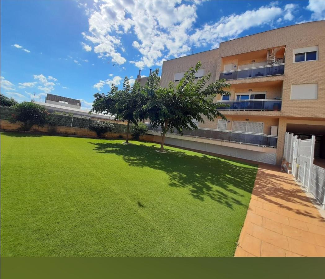 Apartamento 1 bajo con 2 Terrazas piscina y jardin Deltebre Exterior foto