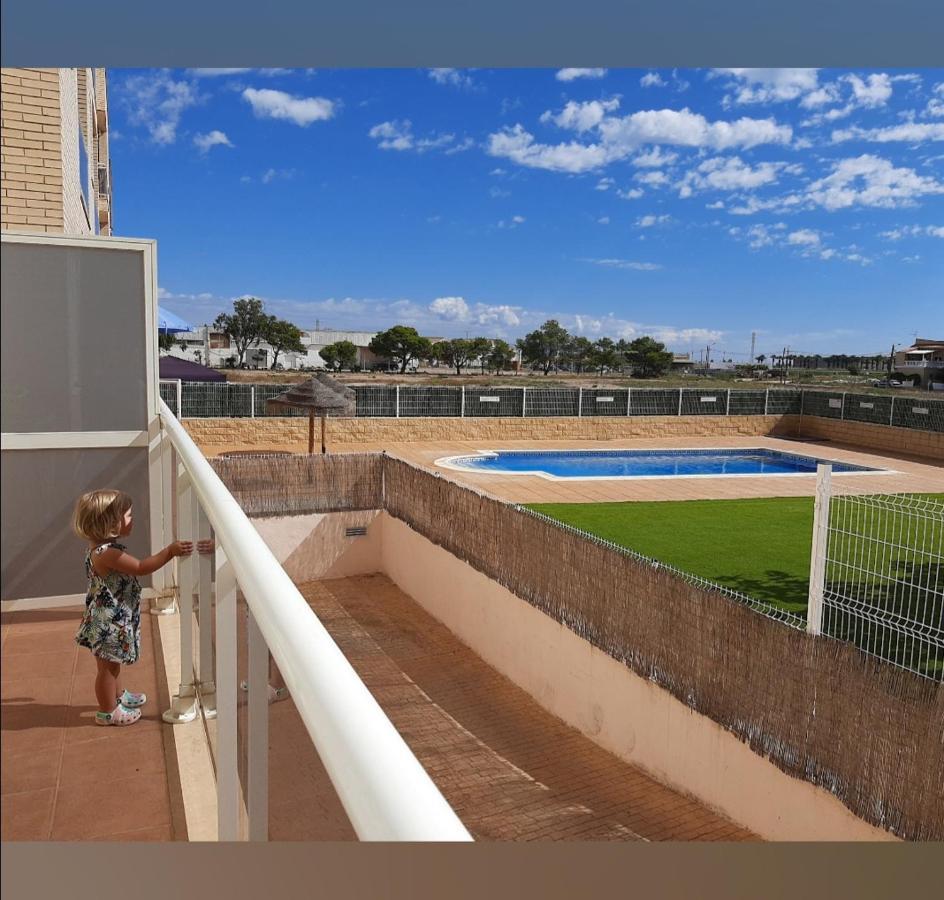 Apartamento 1 bajo con 2 Terrazas piscina y jardin Deltebre Exterior foto