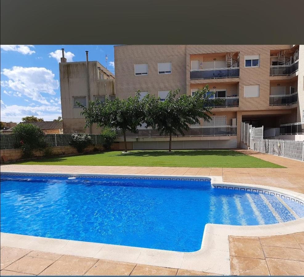 Apartamento 1 bajo con 2 Terrazas piscina y jardin Deltebre Exterior foto